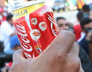 Chávez da un plazo de dos semanas a Coca-Cola para el desalojo de un terreno en Caracas